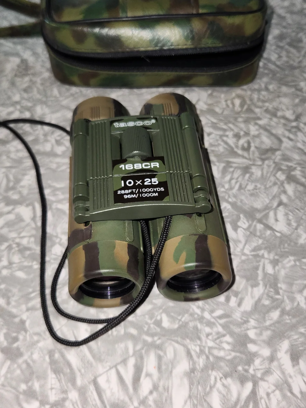 Tasco 10x25 Compact Binoculars in Camouflage Green